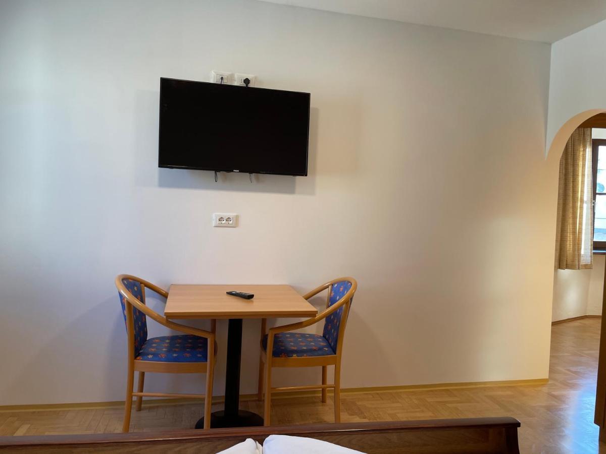 Gasthof Goldenes Lamm Vahrn Dış mekan fotoğraf