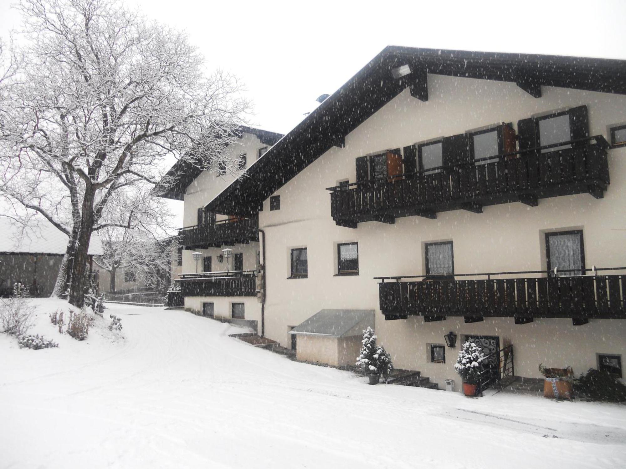 Gasthof Goldenes Lamm Vahrn Dış mekan fotoğraf