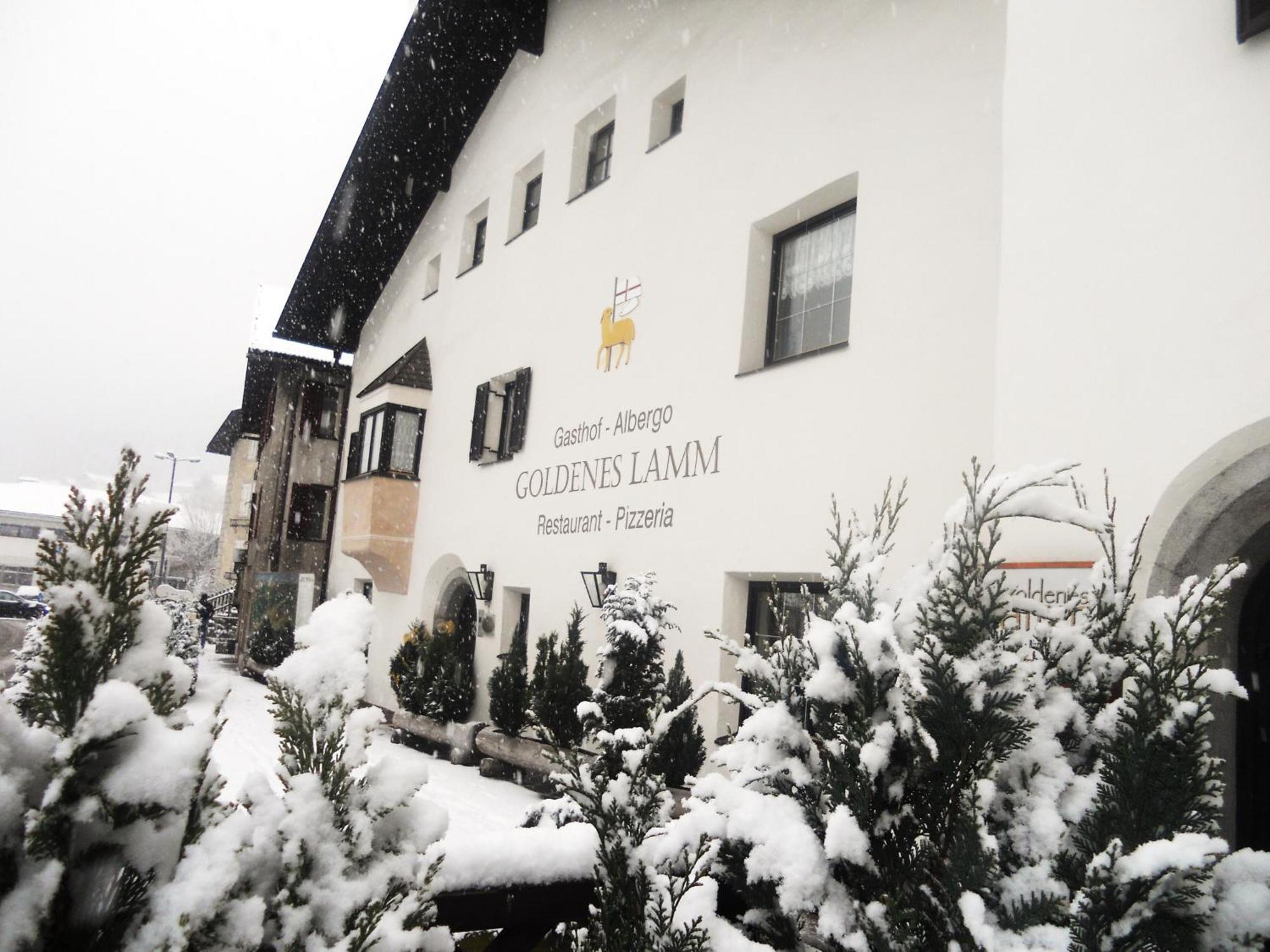 Gasthof Goldenes Lamm Vahrn Dış mekan fotoğraf