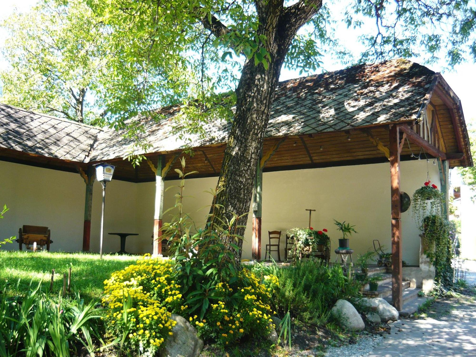 Gasthof Goldenes Lamm Vahrn Dış mekan fotoğraf
