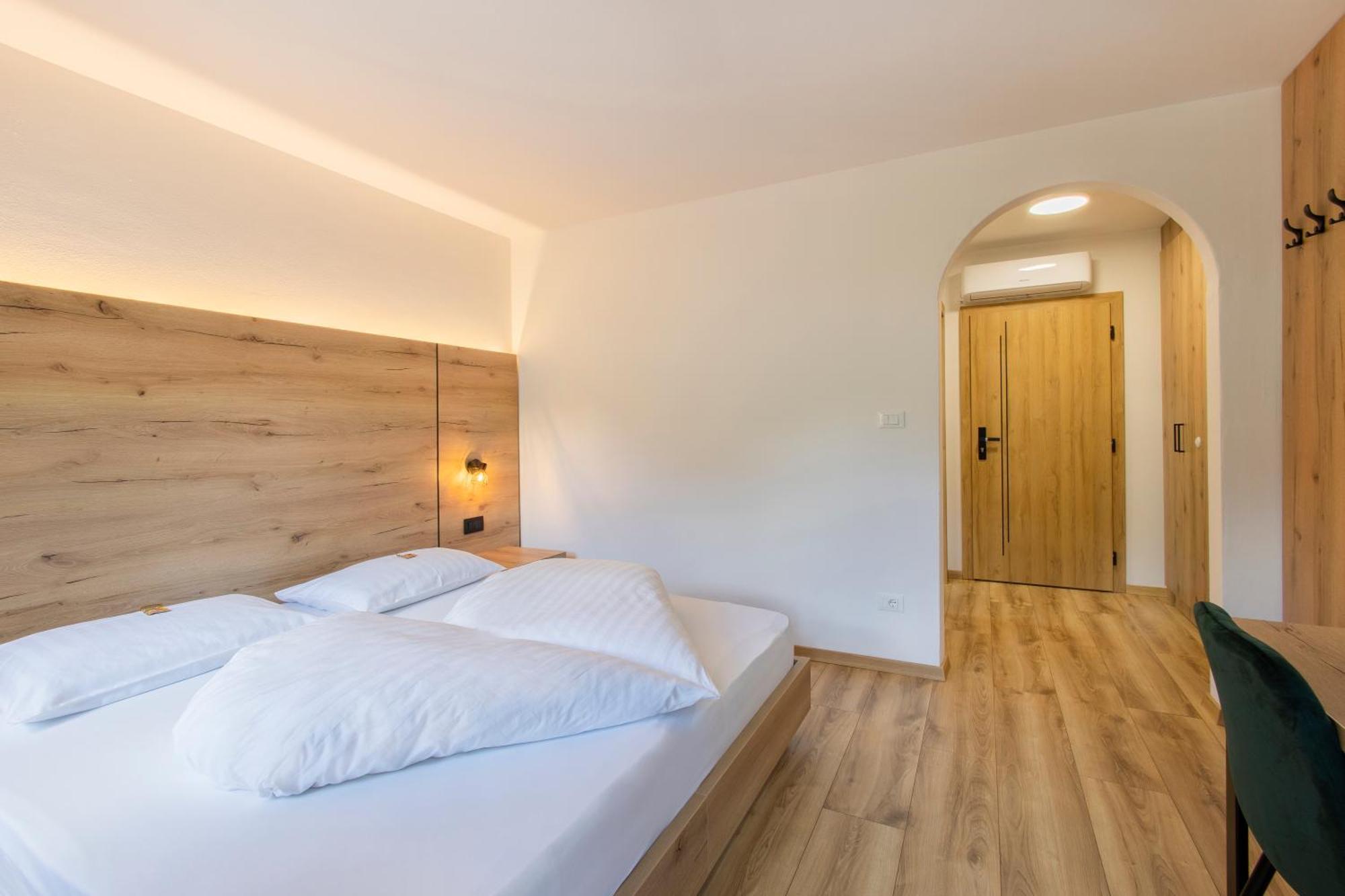 Gasthof Goldenes Lamm Vahrn Dış mekan fotoğraf
